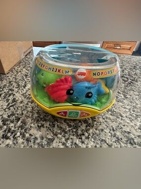 Fisher-Price Bright fish Learning Toy - Red, Blue, Green, Orange, Yellow